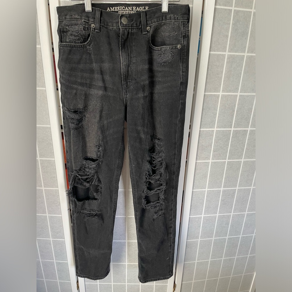 AMERICAN Eagle Outfitter Distressed Jeans, Black, Size 6.